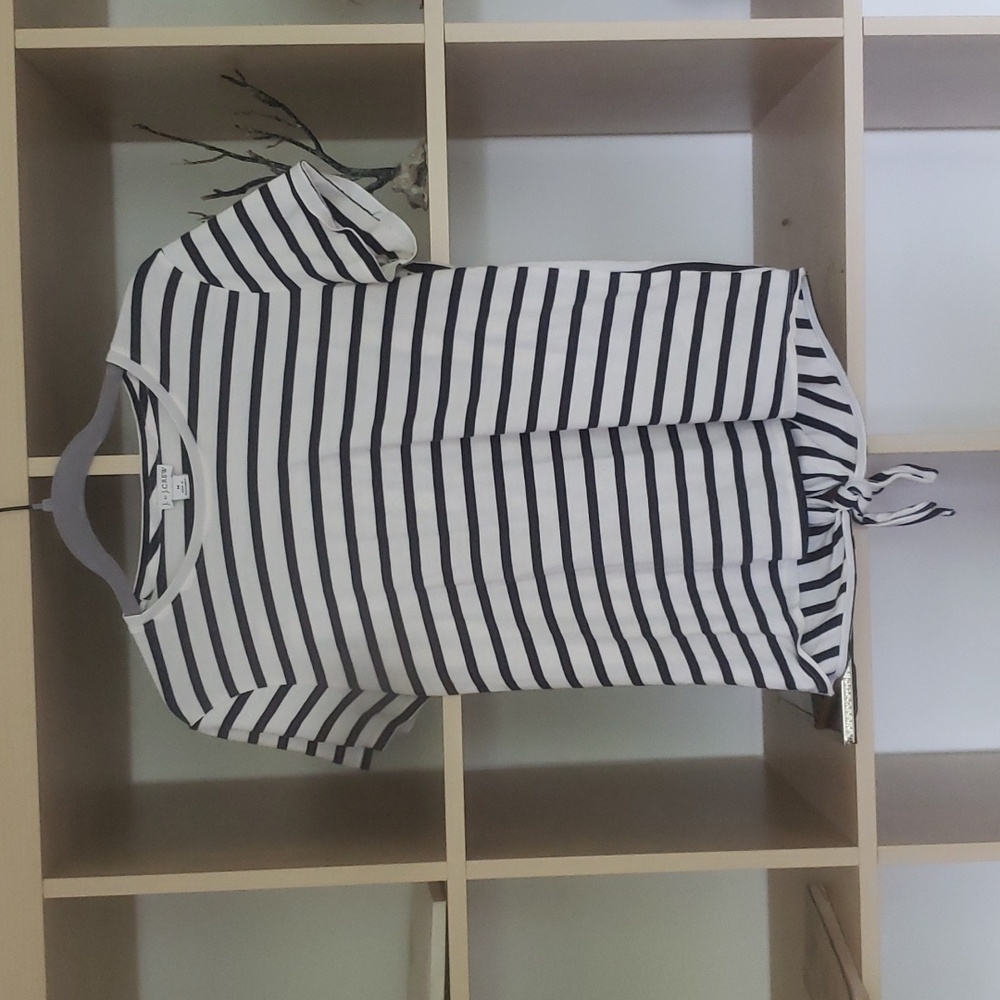 JCREW top